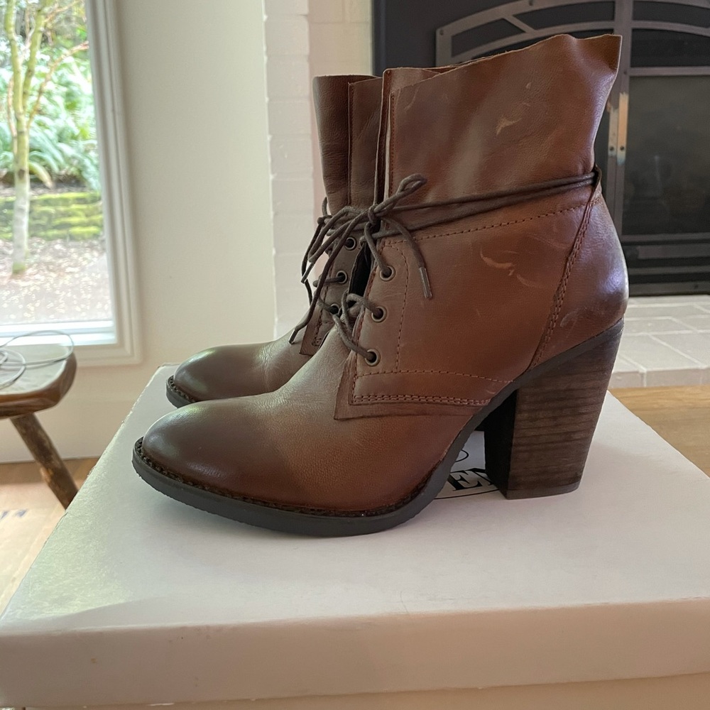 Steve Madden Ravina Boot